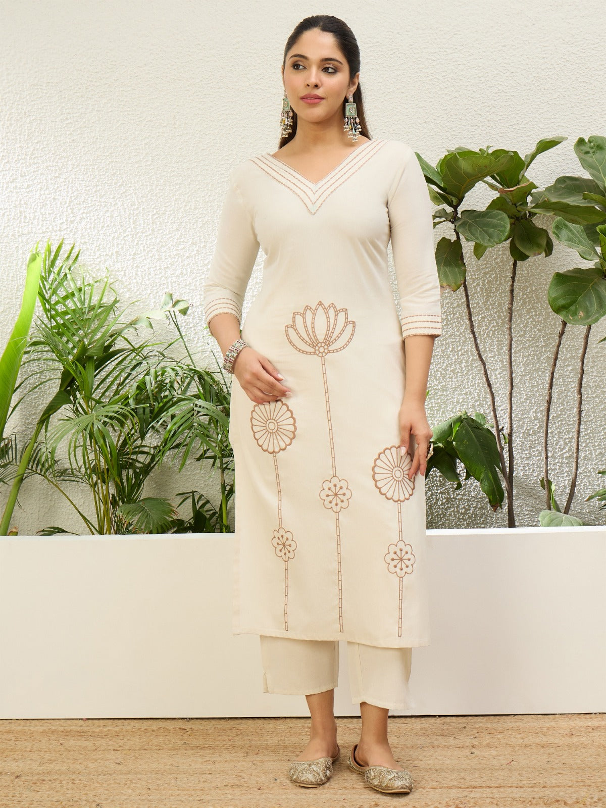 Women's Cotton Kurta Pant Set with Zari & Thread Embroidery